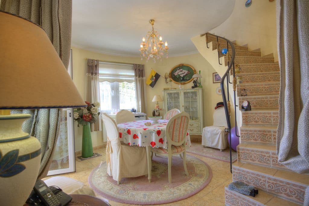 4 soverom Villa til salgs i Benissa med svømmebasseng garasje - € 766 000 (Ref: 9782371)