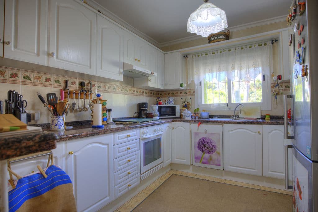 4 soverom Villa til salgs i Benissa med svømmebasseng garasje - € 766 000 (Ref: 9782371)