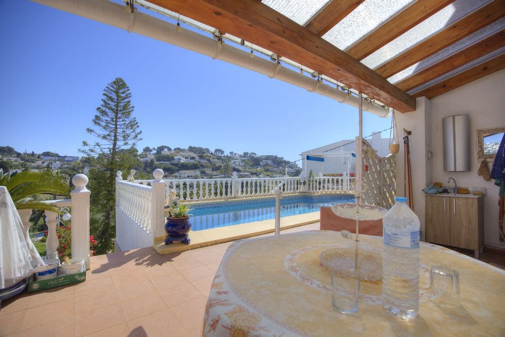 4 soverom Villa til salgs i Benissa med svømmebasseng garasje - € 766 000 (Ref: 9782371)