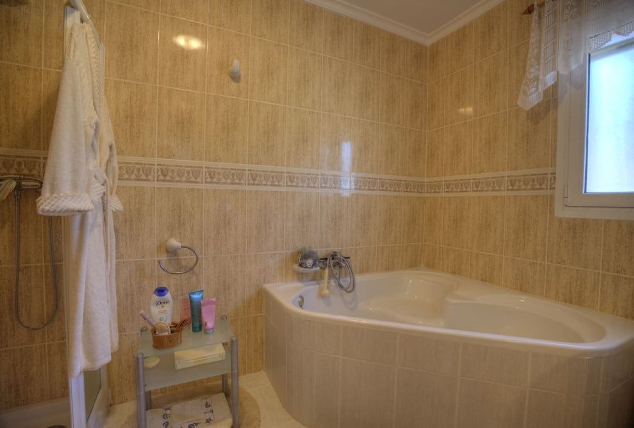 4 soverom Villa til salgs i Benissa med svømmebasseng garasje - € 766 000 (Ref: 9782371)