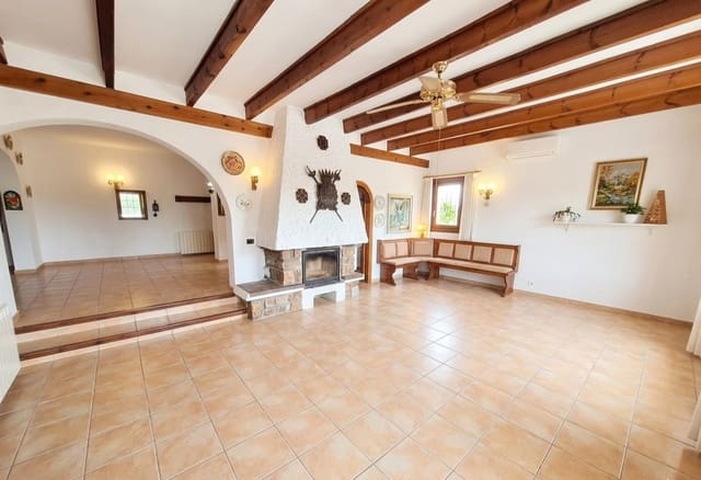 5 soveværelse Villa til salg i Moraira, Teulada-Moraira med swimmingpool - € 1.200.000 (Ref: 9821611)