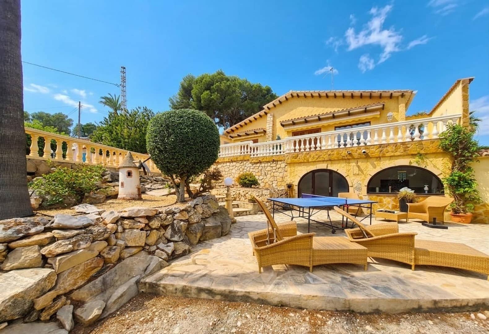 5 bedroom Villa for sale in Moraira with pool - € 1,200,000 (Ref: 9821611)
