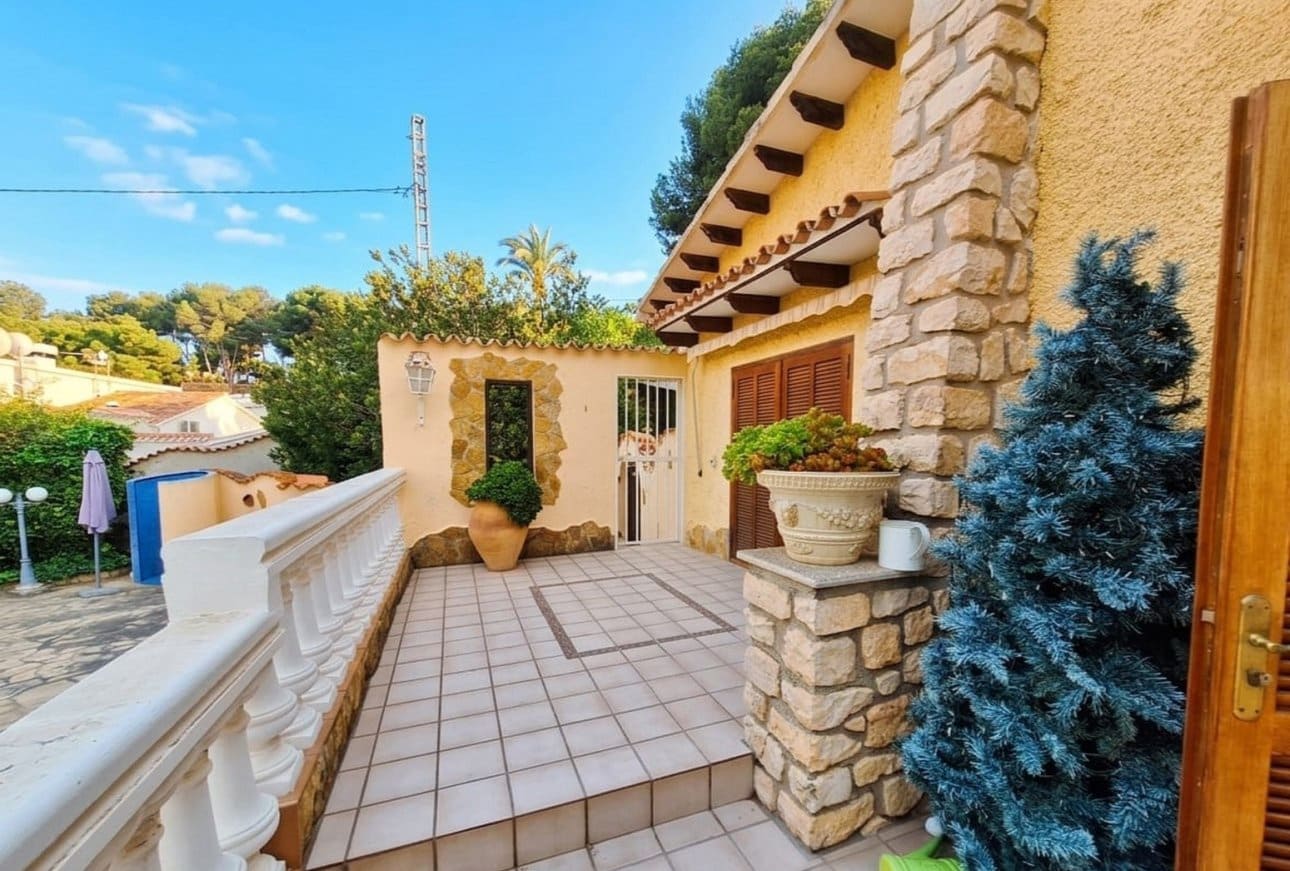 5 soverom Villa til salgs i Moraira med svømmebasseng - € 1 200 000 (Ref: 9821611)