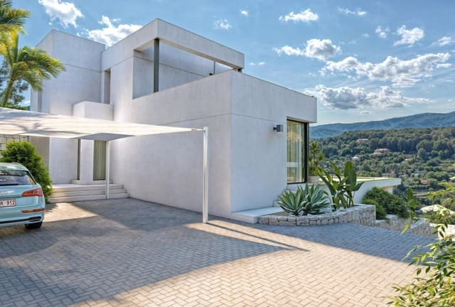 3 bedroom Villa for sale in Calpe / Calp with pool - € 1,135,000 (Ref: 9838323)