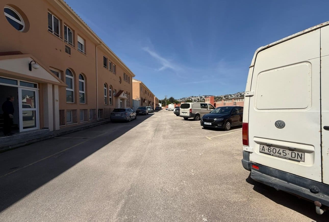 Commercieel te koop in Moraira - € 220.000 (Ref: 9865470)