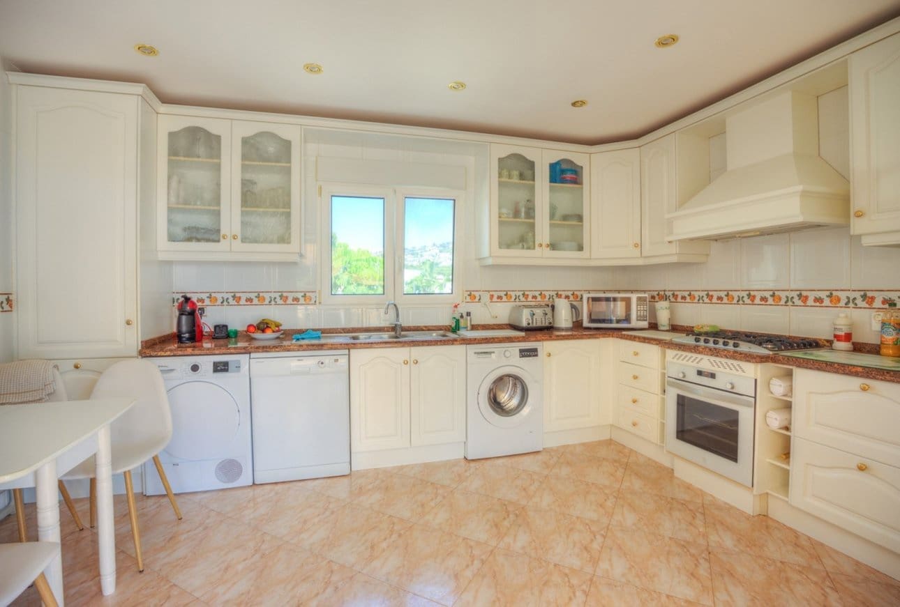 4 sypialnia Willa na sprzedaż w Benissa z basenem - 1 100 000 € (Ref: 9909085)