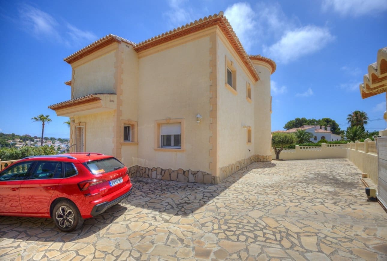 4 sypialnia Willa na sprzedaż w Benissa z basenem - 1 100 000 € (Ref: 9909085)