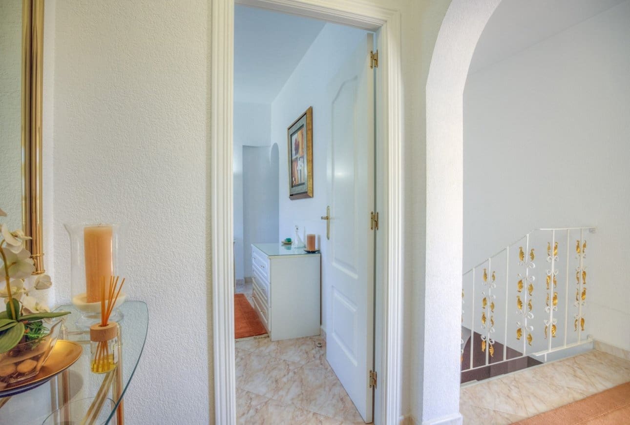 4 sypialnia Willa na sprzedaż w Benissa z basenem - 1 100 000 € (Ref: 9909085)