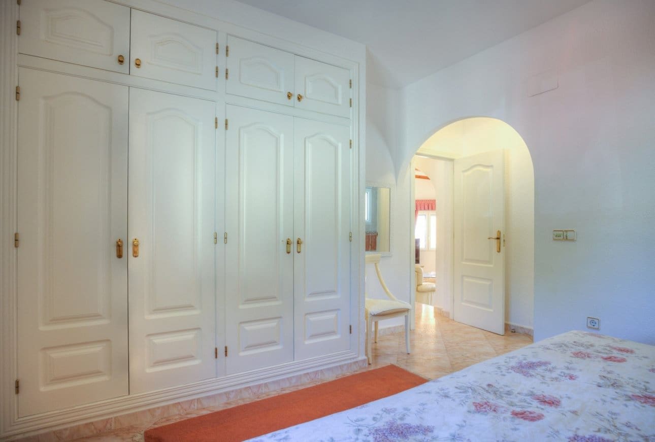 4 sypialnia Willa na sprzedaż w Benissa z basenem - 1 100 000 € (Ref: 9909085)