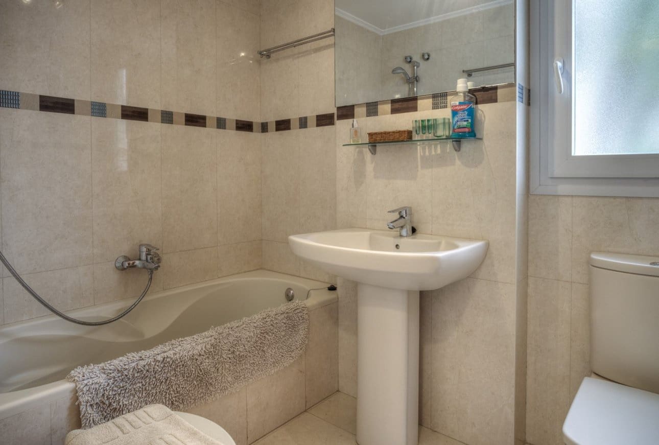 3 soveværelse Villa til salg i Moraira med swimmingpool - € 475.000 (Ref: 9921430)