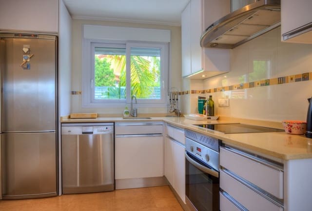 3 soveværelse Villa til salg i Moraira, Teulada-Moraira med swimmingpool - € 475.000 (Ref: 9921430)