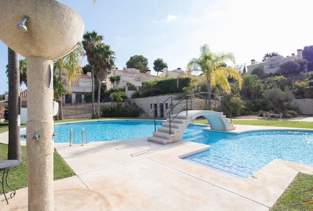 3 soveværelse Villa til salg i Moraira, Teulada-Moraira med swimmingpool - € 475.000 (Ref: 9921430)