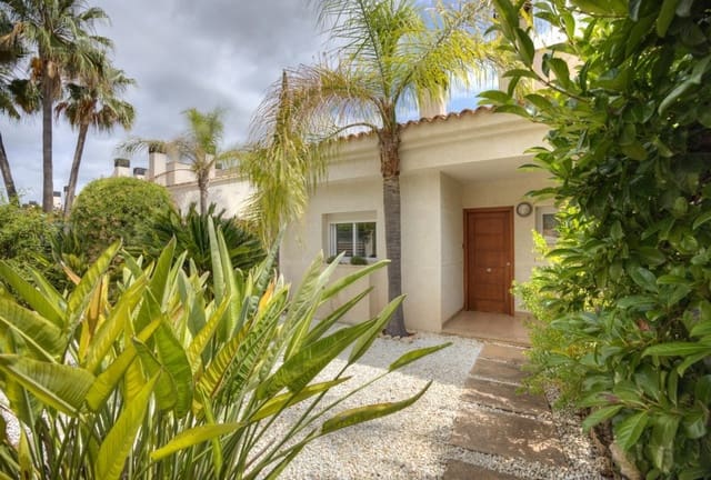 3 soveværelse Villa til salg i Moraira, Teulada-Moraira med swimmingpool - € 475.000 (Ref: 9921430)