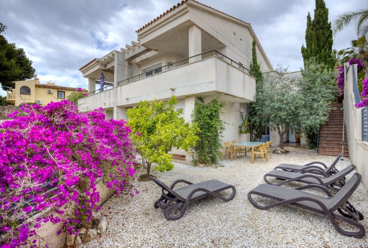 3 soveværelse Villa til salg i Moraira med swimmingpool - € 475.000 (Ref: 9921430)