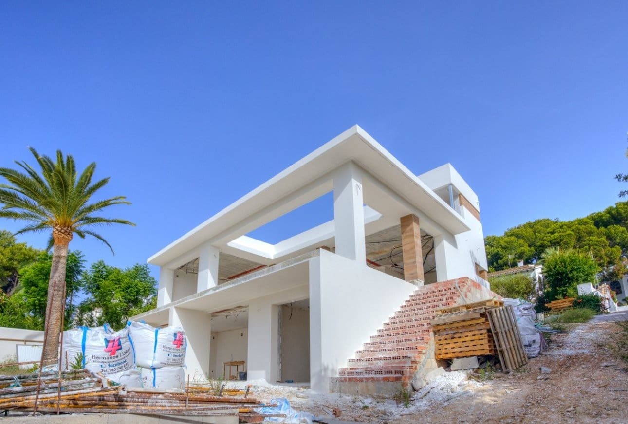 4 bedroom Villa for sale in Moraira with pool - € 2,750,000 (Ref: 9924970)