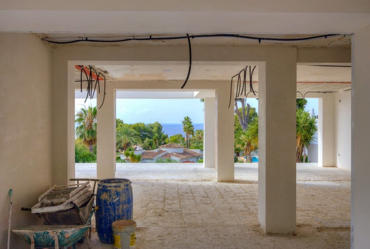 4 bedroom Villa for sale in Moraira with pool - € 2,750,000 (Ref: 9924970)