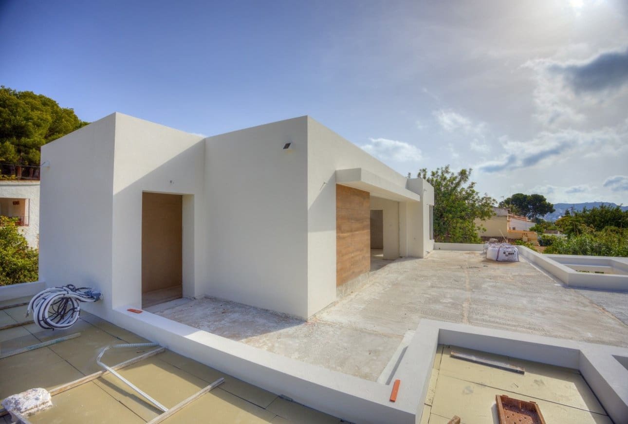 4 bedroom Villa for sale in Moraira with pool - € 2,750,000 (Ref: 9924970)