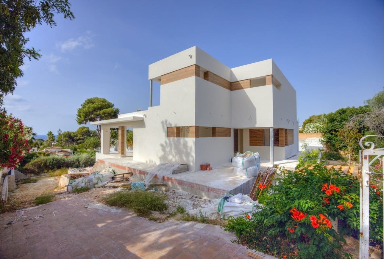 4 bedroom Villa for sale in Moraira with pool - € 2,750,000 (Ref: 9924970)