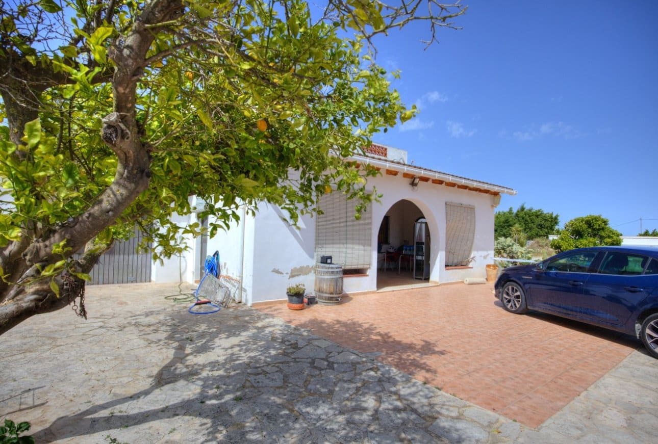4 bedroom Villa for sale in Benissa - € 425,000 (Ref: 9925167)