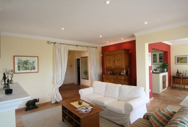 4 soveværelse Villa til salg i Moraira, Teulada-Moraira - € 965.000 (Ref: 9928510)