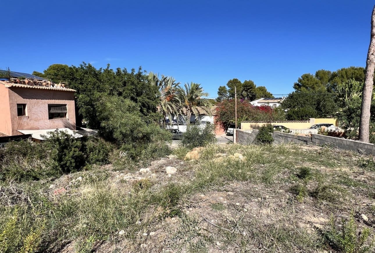 Grunde uden byggetilladelser til salg i Moraira - € 250.000 (Ref: 9929799)