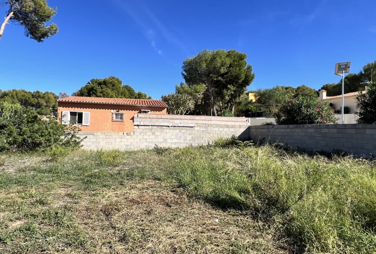 Grunde uden byggetilladelser til salg i Moraira - € 250.000 (Ref: 9929799)