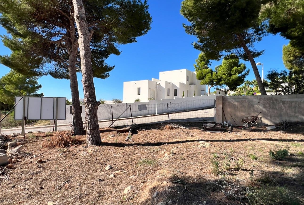 Mark till salu i Moraira - 325 000 € (Ref: 9929800)