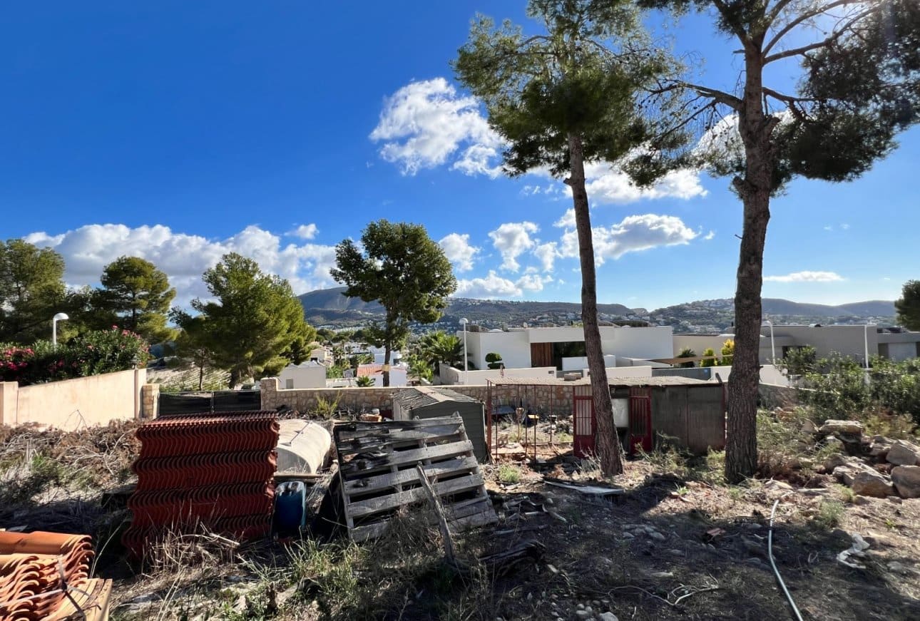 Mark till salu i Moraira - 325 000 € (Ref: 9929800)