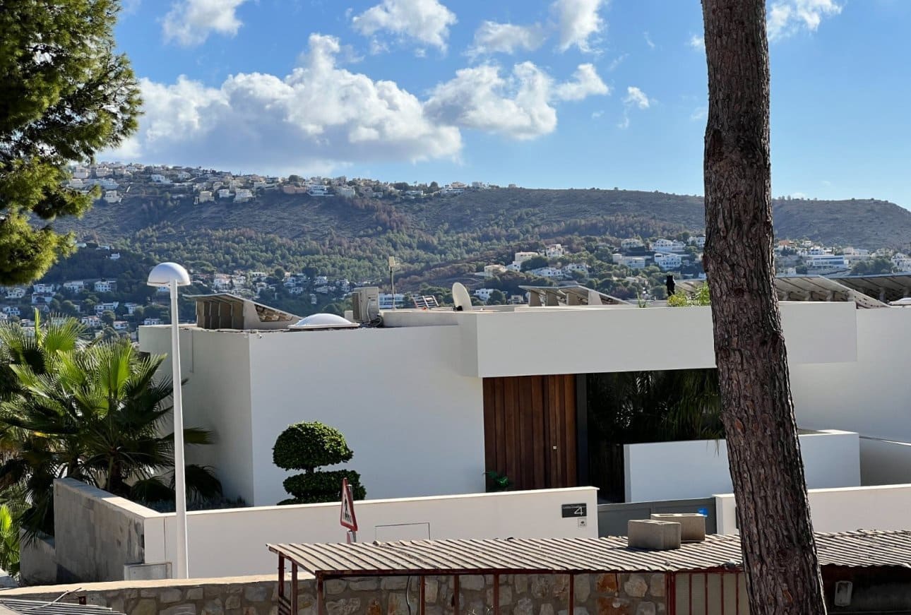 Mark till salu i Moraira - 325 000 € (Ref: 9929800)