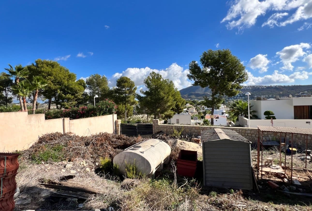 Mark till salu i Moraira - 325 000 € (Ref: 9929800)