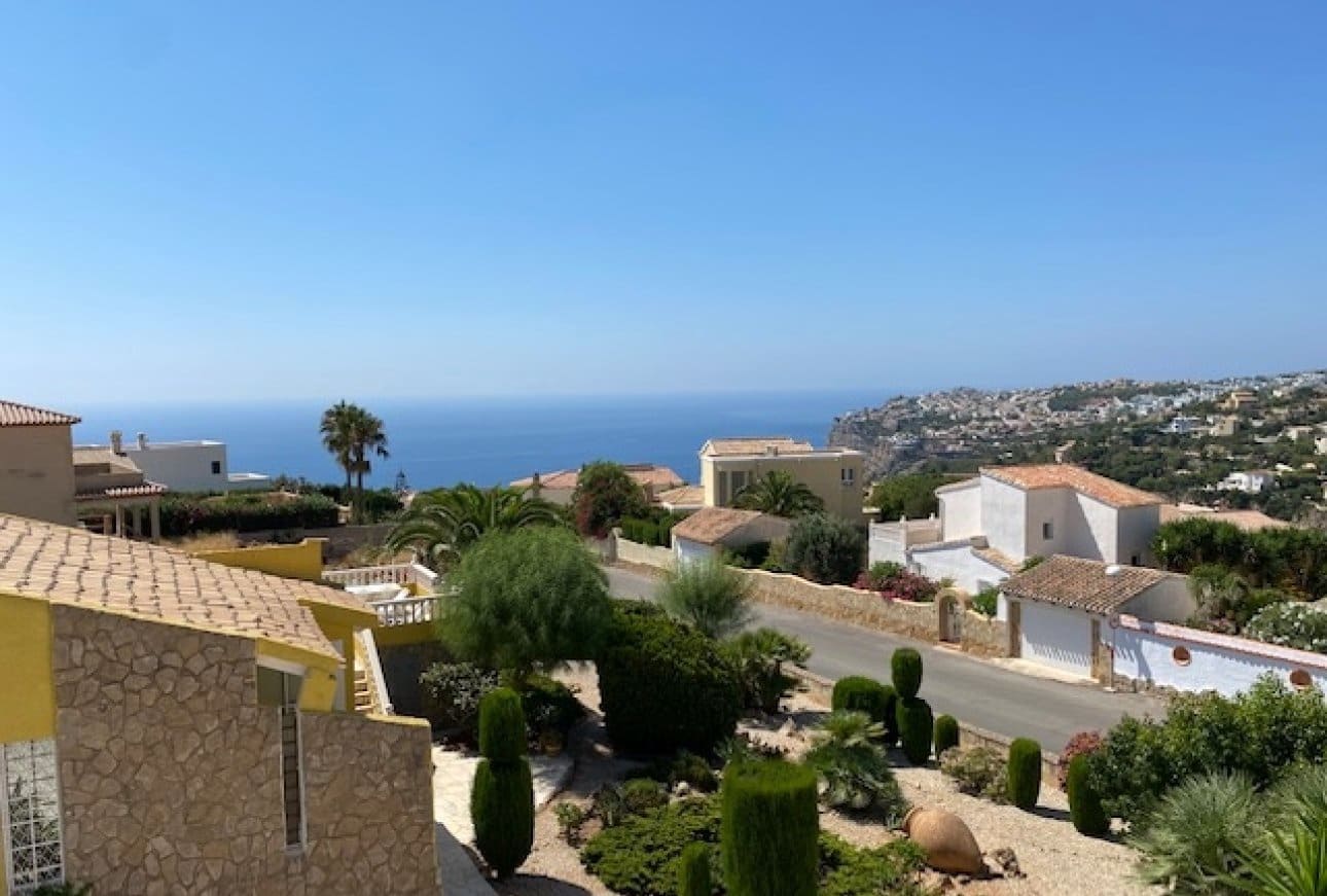 4 bedroom Villa for sale in Cumbre del Sol with pool garage - € 1,050,000 (Ref: 9932208)