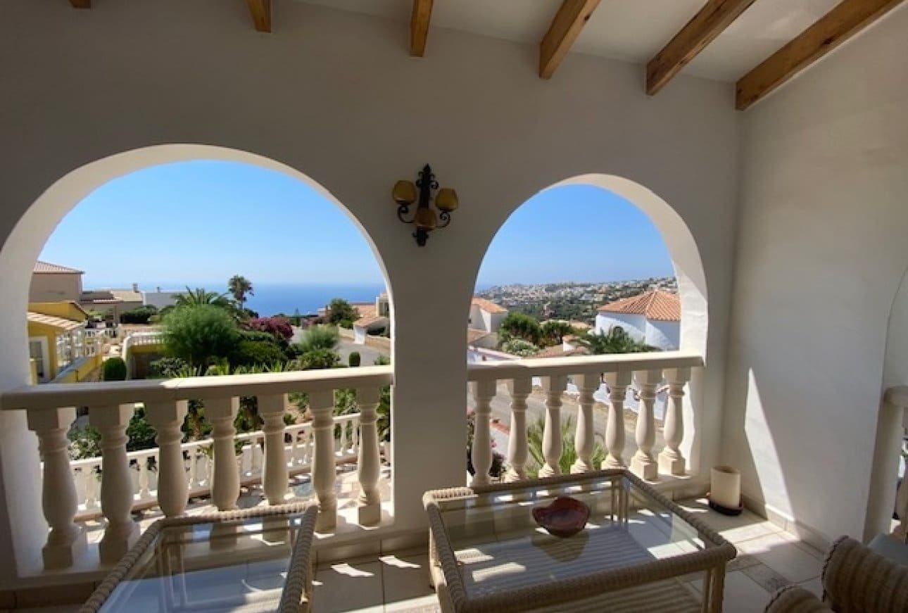 4 bedroom Villa for sale in Cumbre del Sol with pool garage - € 1,050,000 (Ref: 9932208)