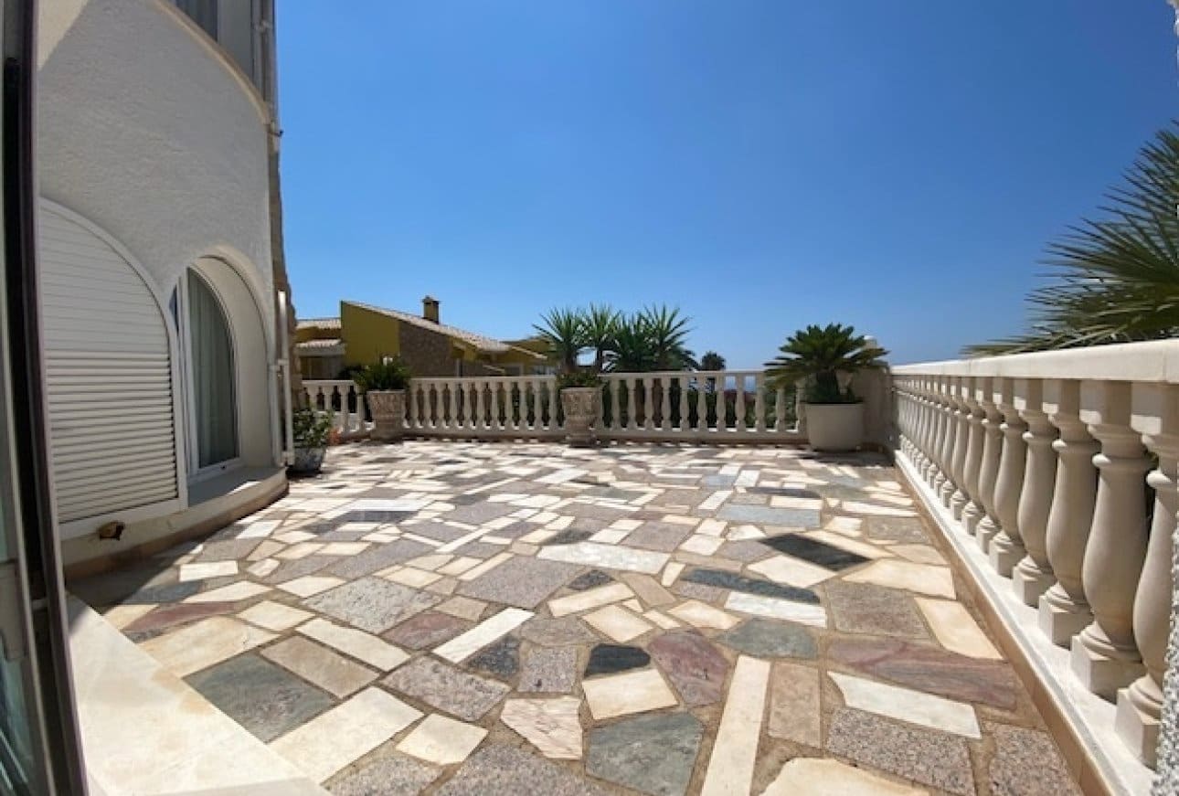 4 bedroom Villa for sale in Cumbre del Sol with pool garage - € 1,050,000 (Ref: 9932208)