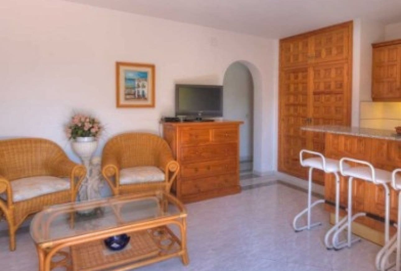 9 bedroom Villa for sale in Benissa with pool garage - € 995,000 (Ref: 9932209)