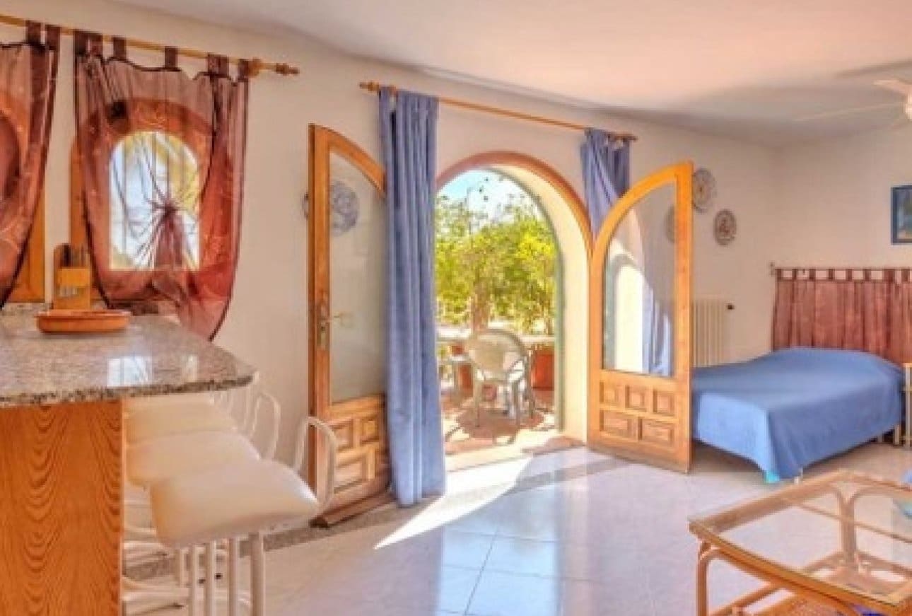 9 bedroom Villa for sale in Benissa with pool garage - € 995,000 (Ref: 9932209)