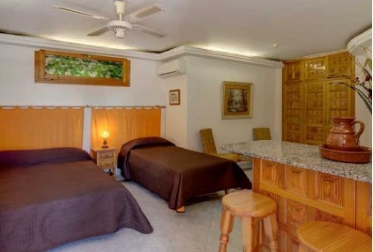 9 bedroom Villa for sale in Benissa with pool garage - € 995,000 (Ref: 9932209)