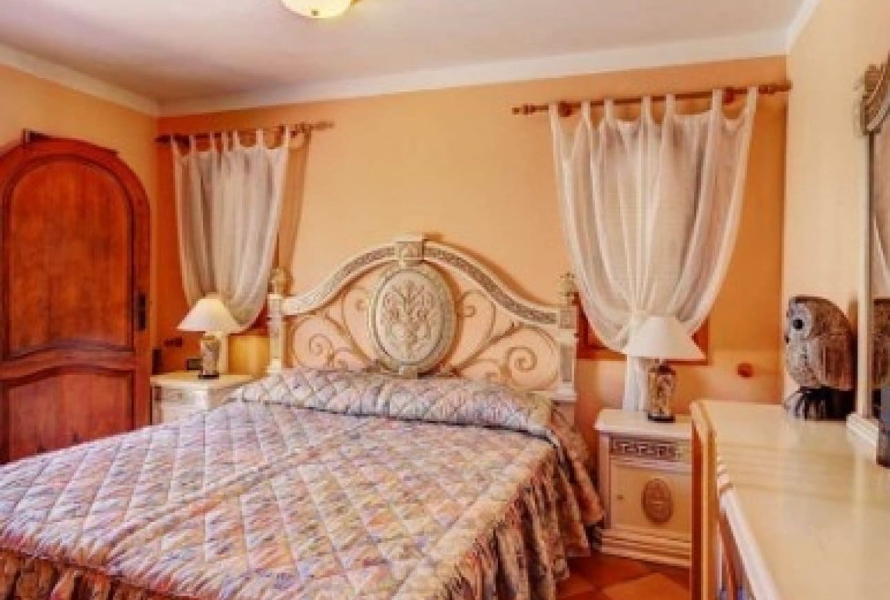 9 bedroom Villa for sale in Benissa with pool garage - € 995,000 (Ref: 9932209)