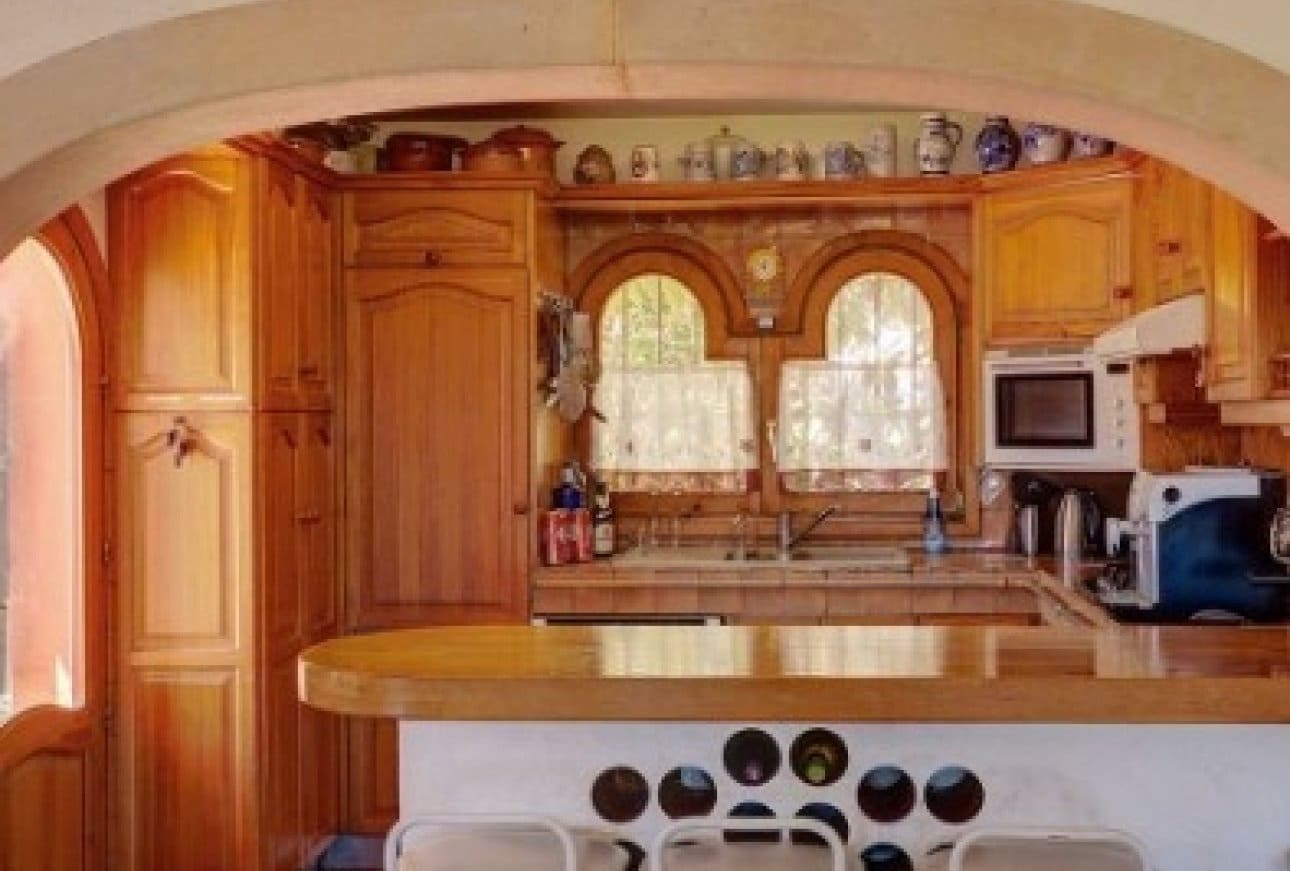 9 bedroom Villa for sale in Benissa with pool garage - € 995,000 (Ref: 9932209)
