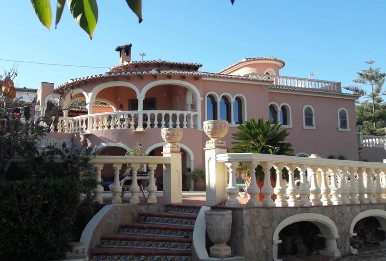 9 bedroom Villa for sale in Benissa with pool garage - € 995,000 (Ref: 9932209)