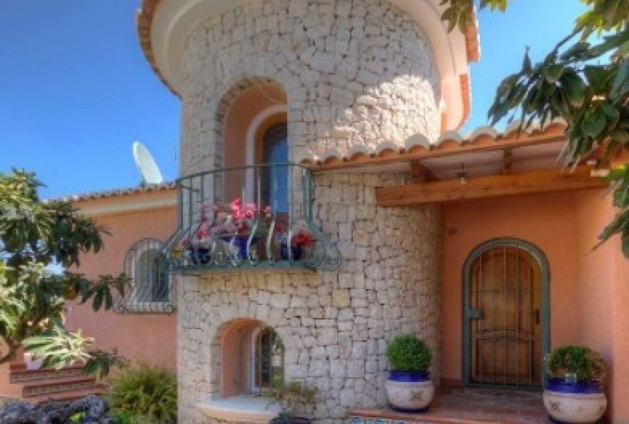 9 bedroom Villa for sale in Benissa with pool garage - € 995,000 (Ref: 9932209)