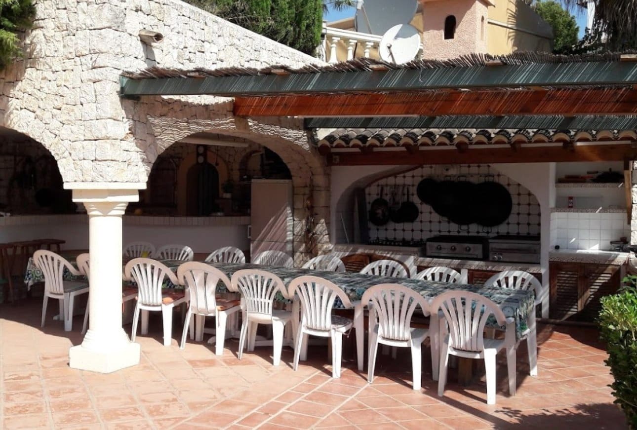 9 bedroom Villa for sale in Benissa with pool garage - € 995,000 (Ref: 9932209)