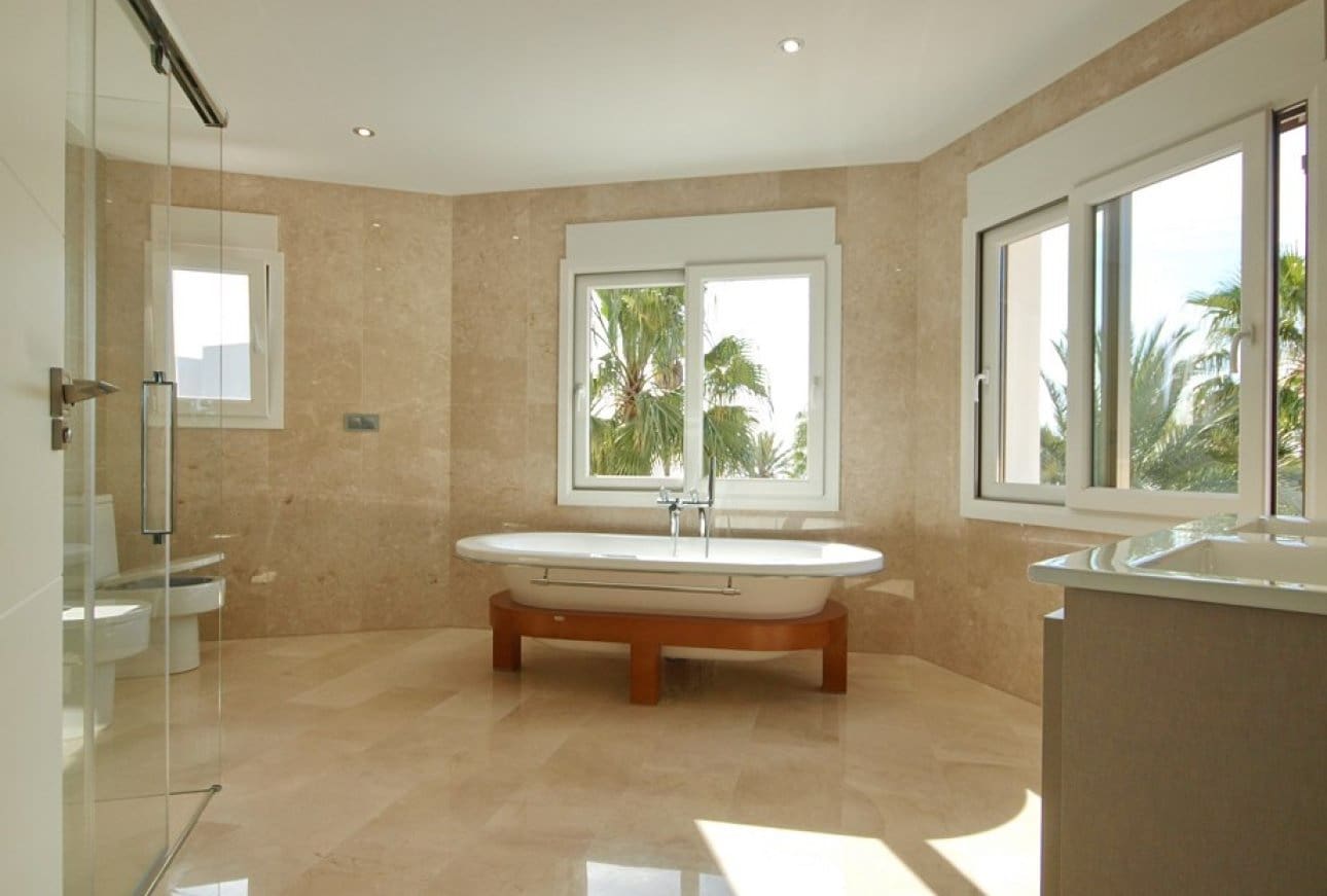 4 soveværelse Villa til salg i Benissa med swimmingpool garage - € 1.350.000 (Ref: 9932210)