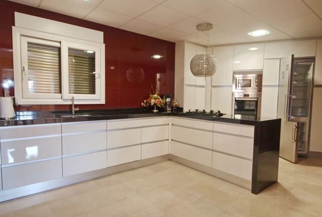 4 soveværelse Villa til salg i Benissa med swimmingpool garage - € 1.350.000 (Ref: 9932210)