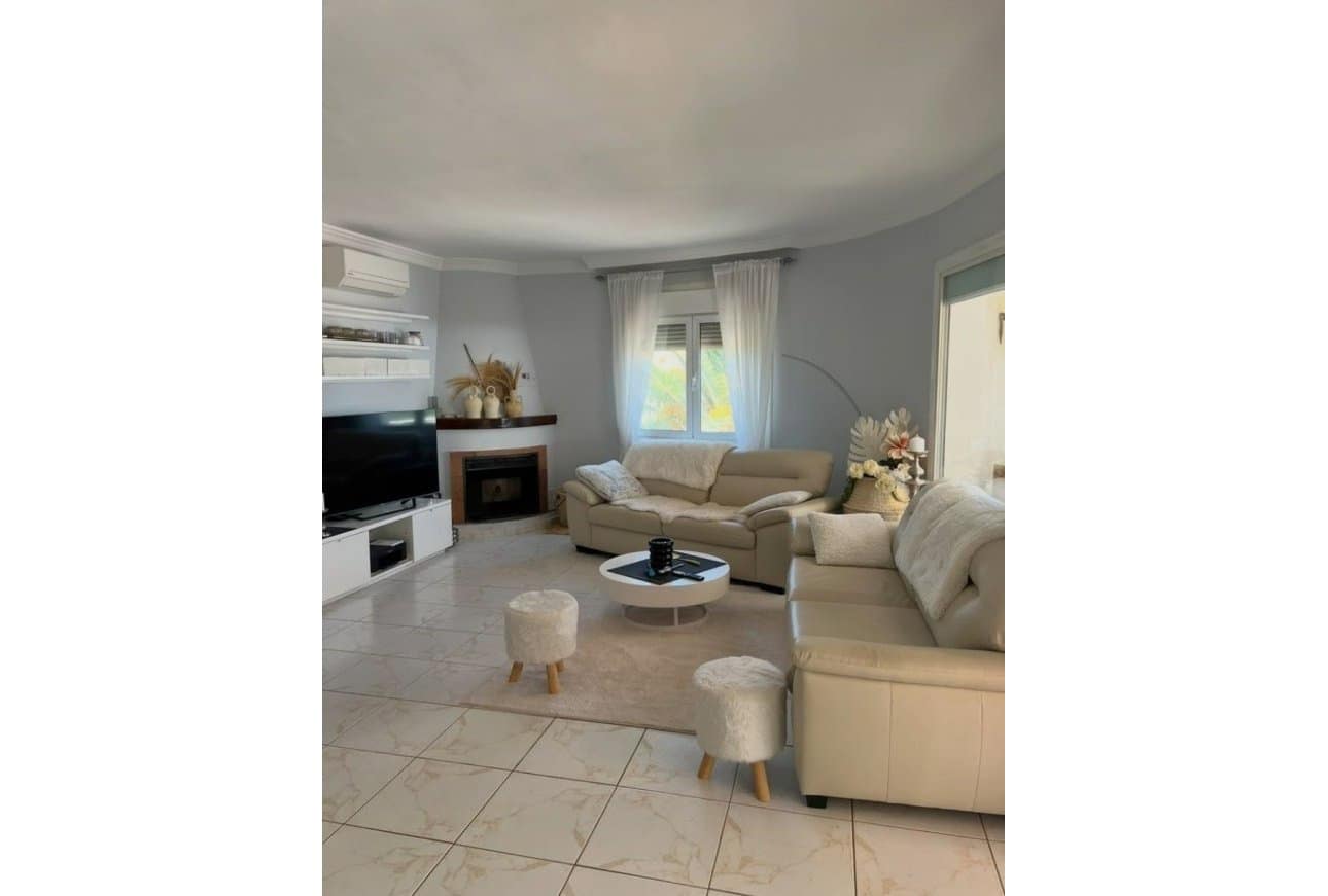 3 soverom Villa til salgs i Moraira med svømmebasseng garasje - € 795 000 (Ref: 9946762)