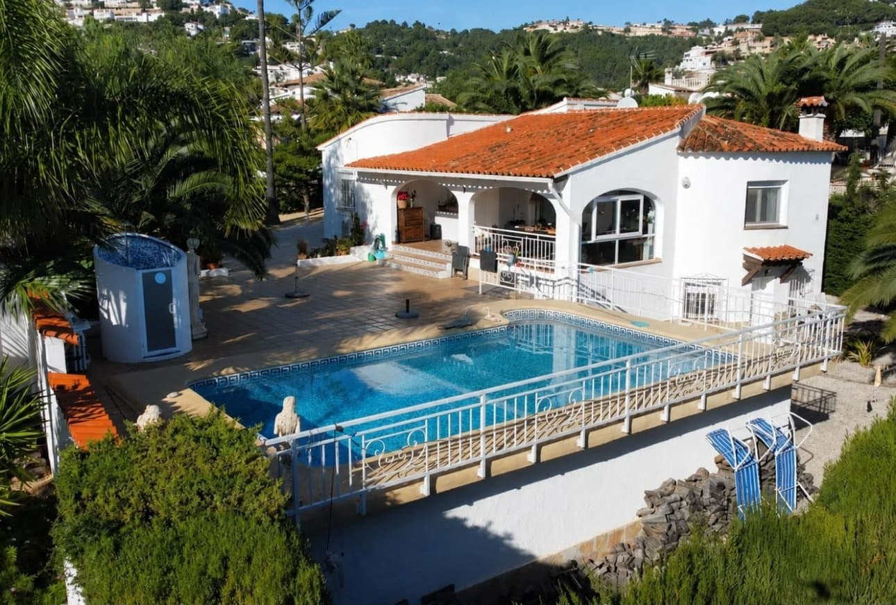 3 soverom Villa til salgs i Moraira med svømmebasseng garasje - € 795 000 (Ref: 9946762)