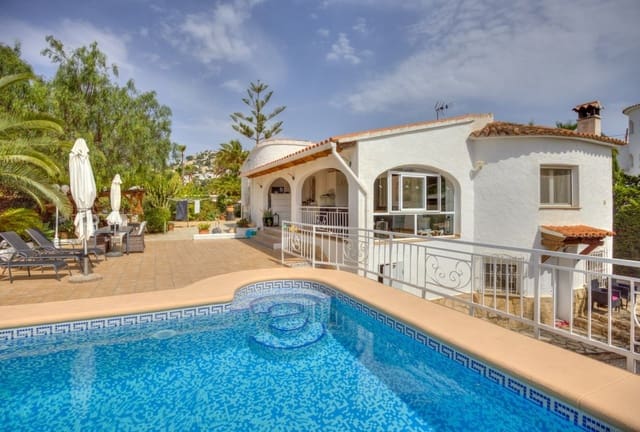 3 soverom Villa til salgs i Moraira, Teulada-Moraira med svømmebasseng garasje - € 795 000 (Ref: 9946762)
