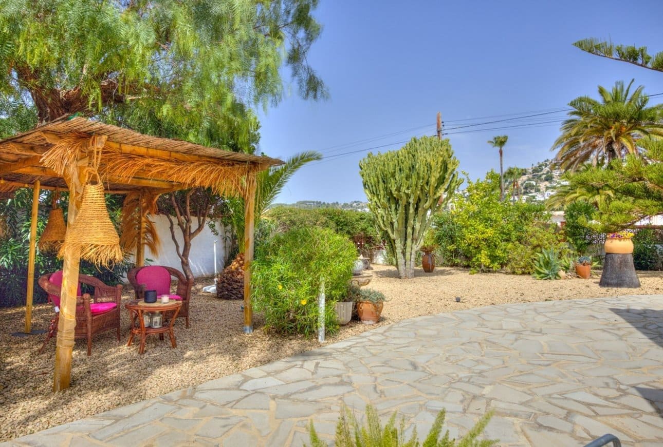3 bedroom Villa for sale in Moraira with pool garage - € 795,000 (Ref: 9946762)
