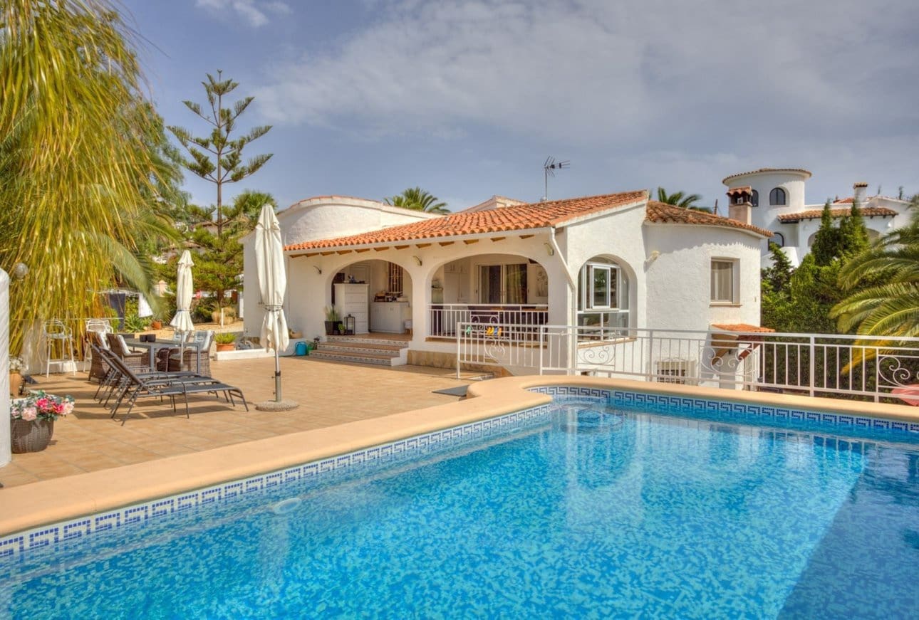 3 bedroom Villa for sale in Moraira with pool garage - € 795,000 (Ref: 9946762)