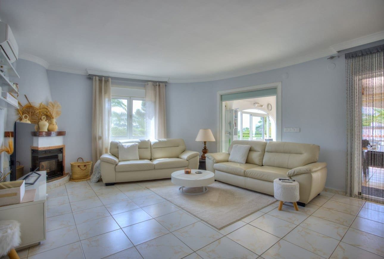 3 bedroom Villa for sale in Moraira with pool garage - € 795,000 (Ref: 9946762)