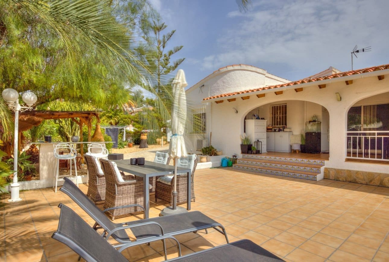 3 bedroom Villa for sale in Moraira with pool garage - € 795,000 (Ref: 9946762)